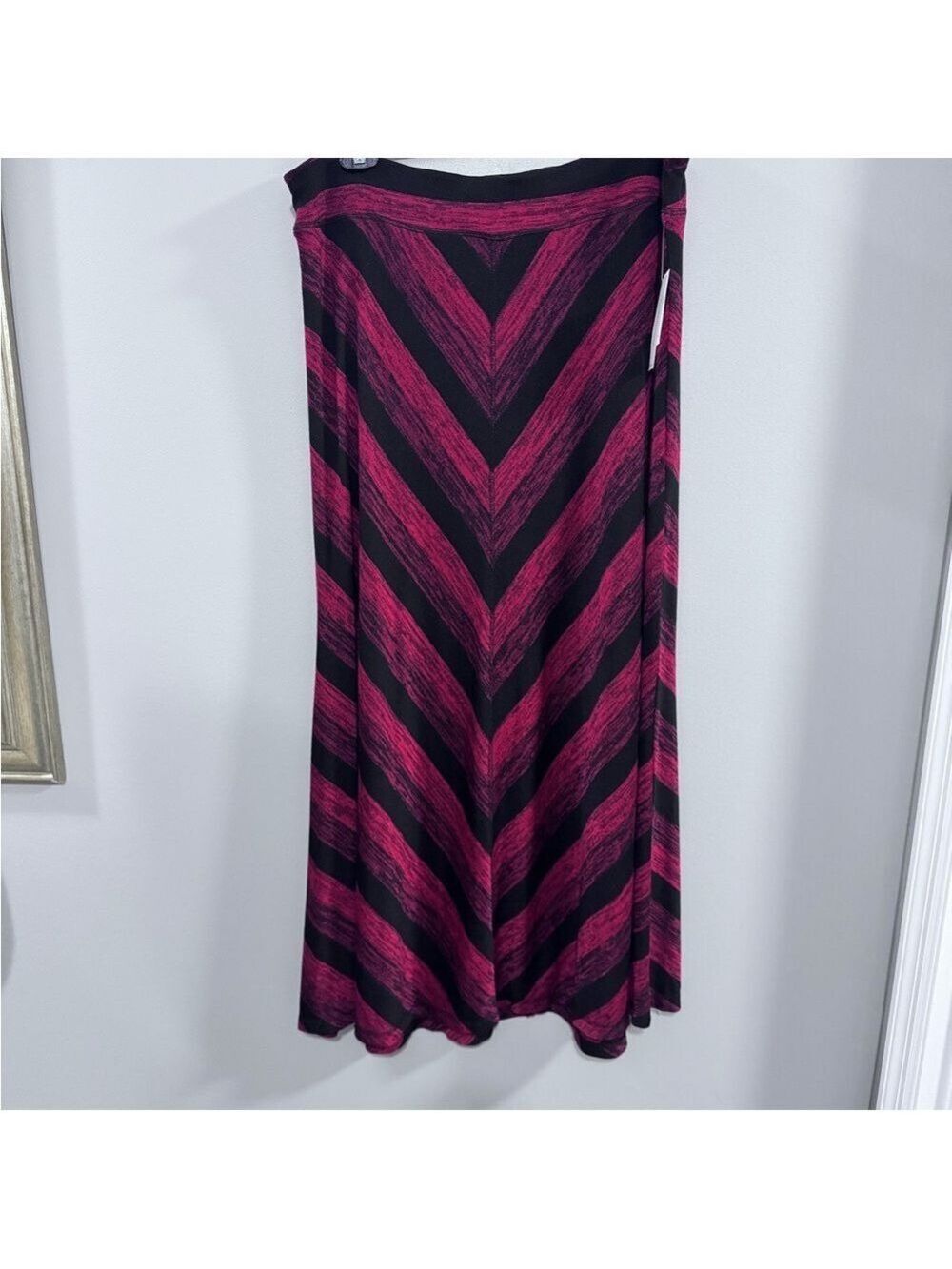 NWT JohnPaulRichard Black and Red Chevron A-Line Maxi Skirt. Size 1X